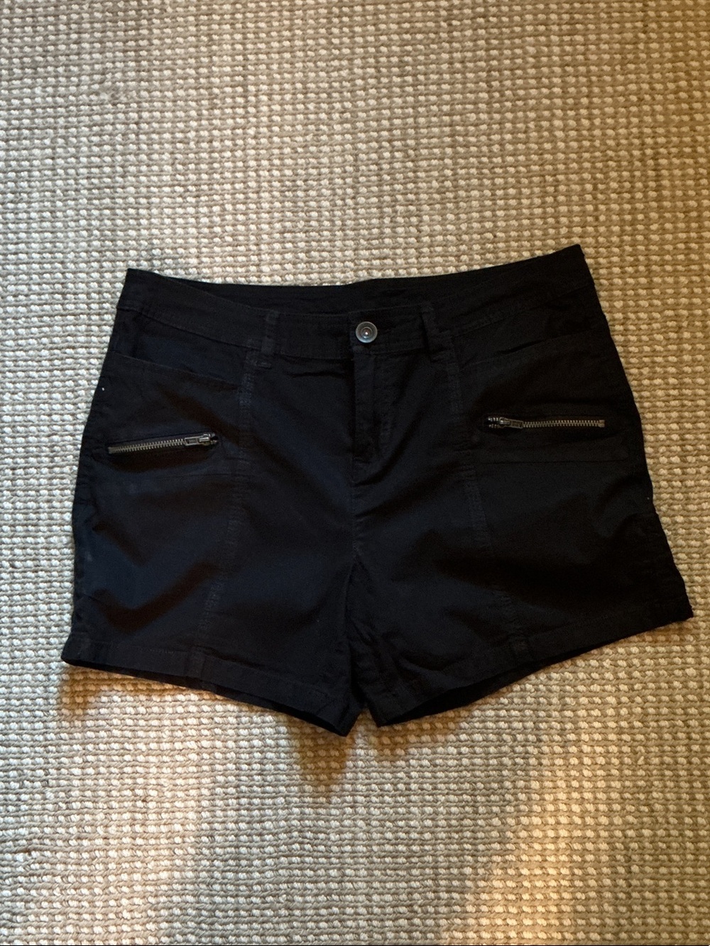 Women’s Black Zipper Pocket Shorts